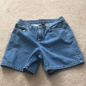 Liz Claiborne Classic Shorts Size 6